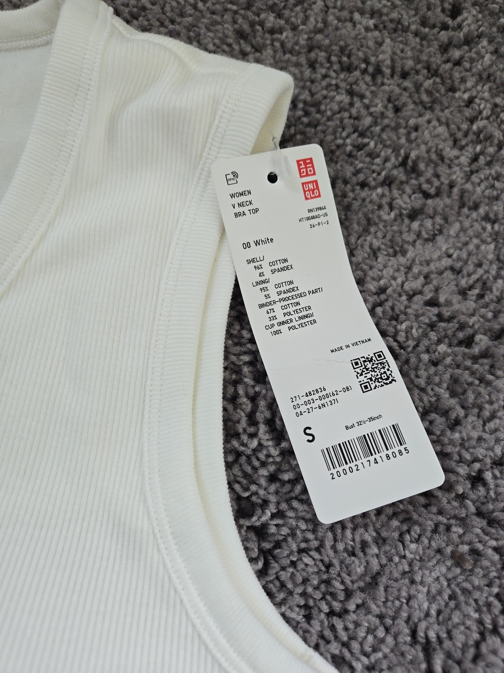 Uniqlo White Sleeveless V-Neck Tank Top With Built In Bra - Picture 5 of 9